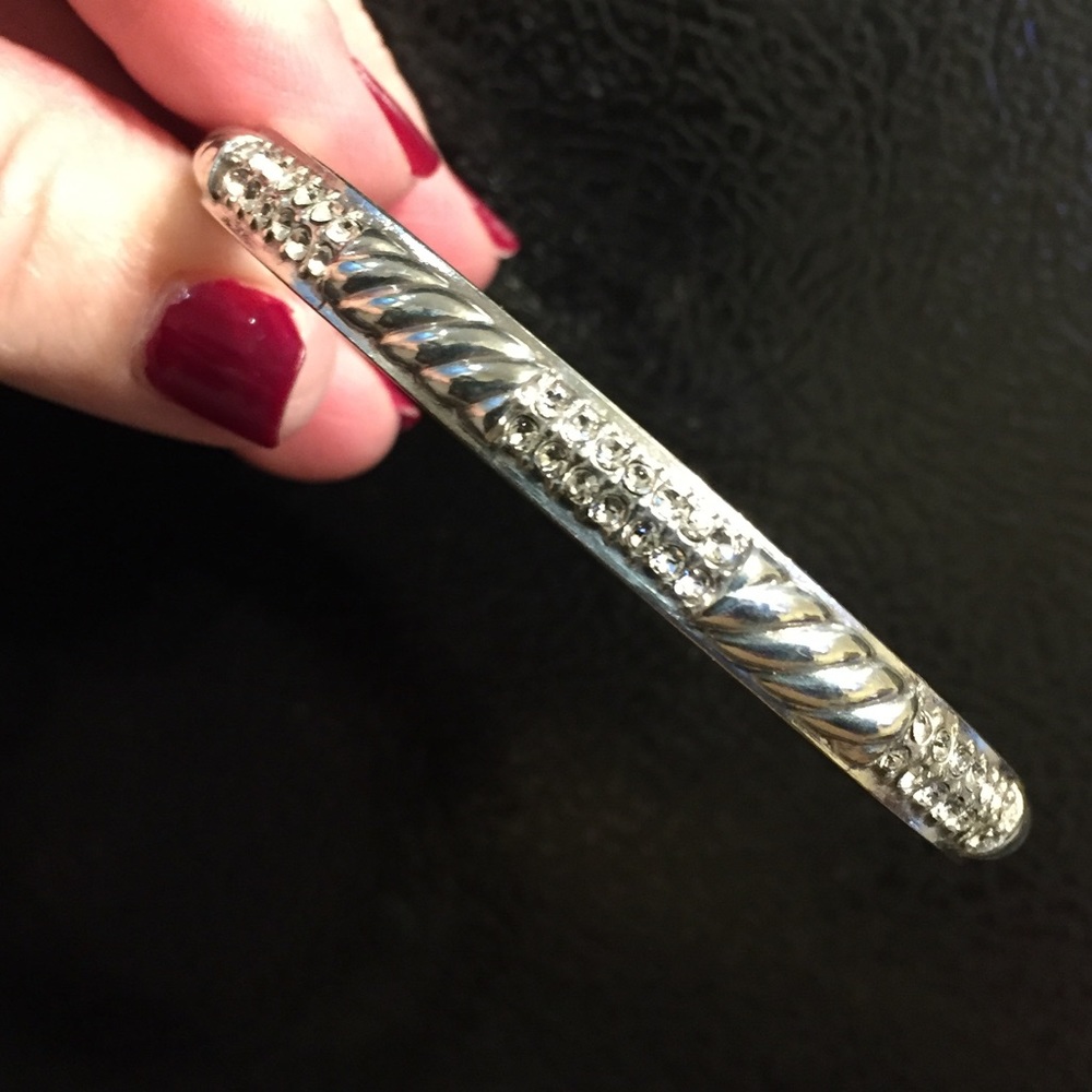 Beautiful Brighton Hinged Bangle With Crystals